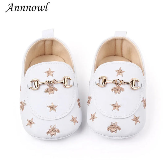 Nuevos zapatos para niño, calzado para recién nacido, mocasines suaves para niño niña, bonitos mocasines con dibujos de abejas y estrellas para artículos de bebé de 1 año