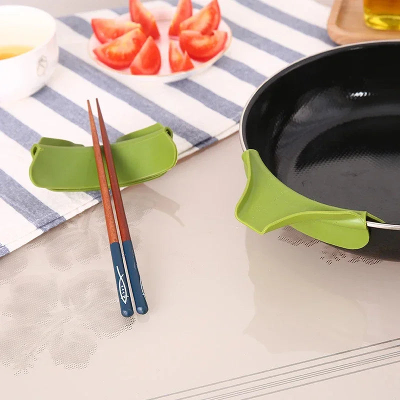 Kitchen Funnel with Anti-Splash Edge and Liquid Streamer Spout, Anti-Spill Pouring Tool