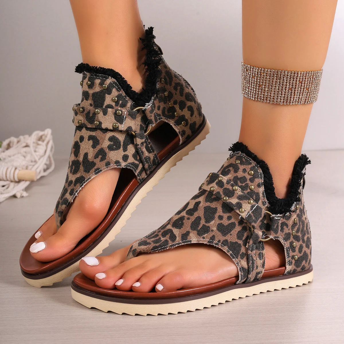 Sandals Women Summer Shoes Platform Sandals New Designer Sandals Fashion Clip Toe Gladiator Female Plus Size Beach Slides Women