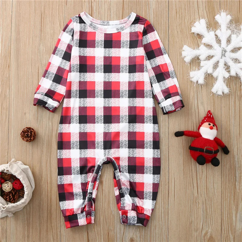 2024 Christmas Pajamas Sets Baby Mom Kids Father Family Look Clothing Suits Xmas Long Sleeve Sleepwear Matching Outfits