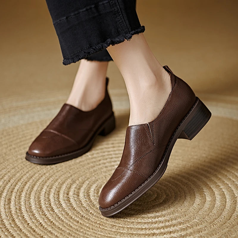 2025 New Spring Genuine Leather Women Shoes Round Toe Women Pumps Brogue Designs Shoes for Women Med Heel Loafers Ladies Shoes