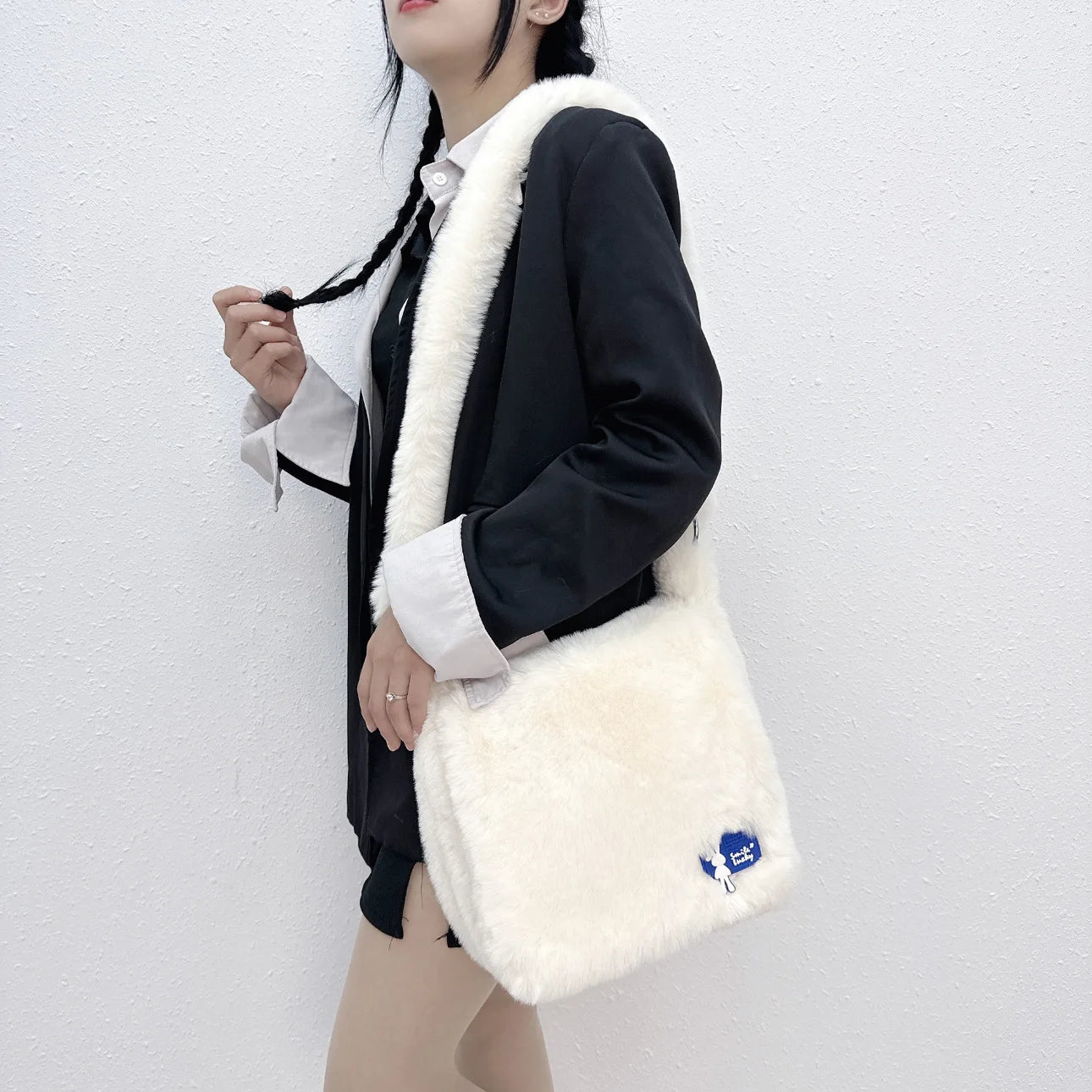 Ins Plush Women Messenger Bag Vintage Ladies Shoulder Crossbody Bags Large Capacity Students Girls Furry Tote Purse Handbags