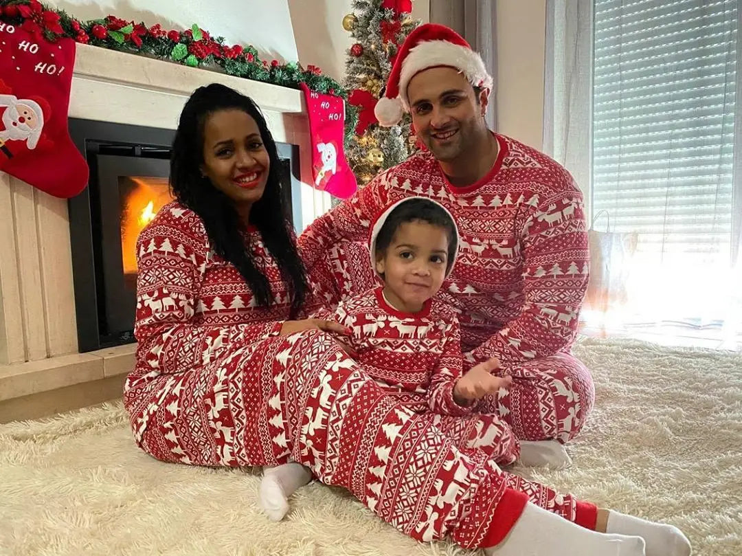 Mommy and Me Clothes 2026 New Christmas Pajamas Set for Family Soft Cute Sleepwear Adults Kids 2 Pieces Suit Xmas Look Outfits