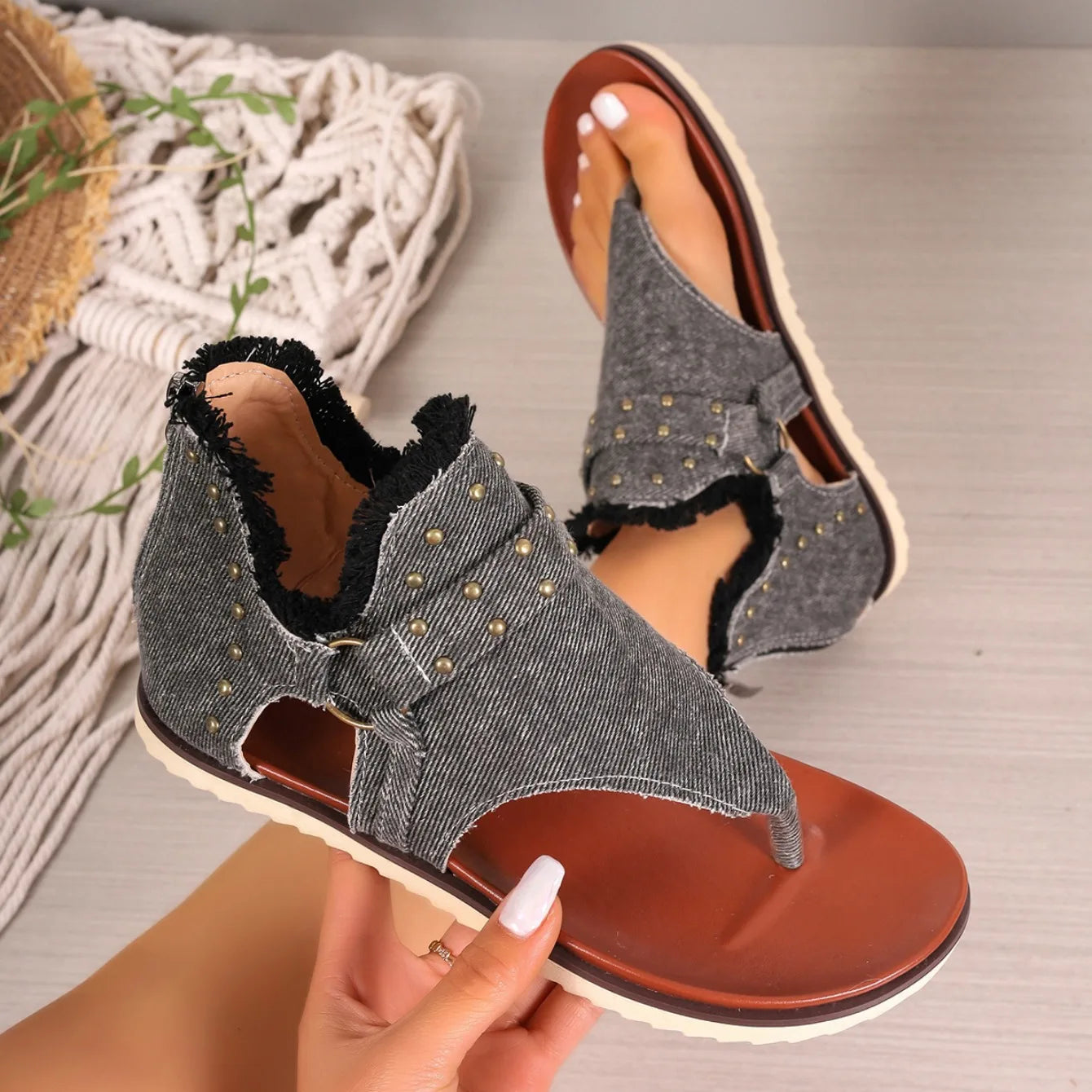 Sandals Women Summer Shoes Platform Sandals New Designer Sandals Fashion Clip Toe Gladiator Female Plus Size Beach Slides Women