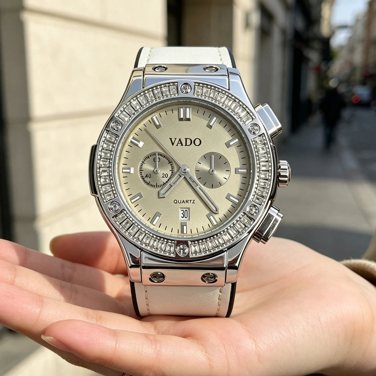 New Model of Ladies' Watch - Luxurious and Exclusive, Featuring Minimalist Style and Simple Elegance. This Trendy and Versatile