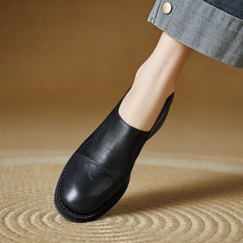 2025 New Spring Genuine Leather Women Shoes Round Toe Women Pumps Brogue Designs Shoes for Women Med Heel Loafers Ladies Shoes