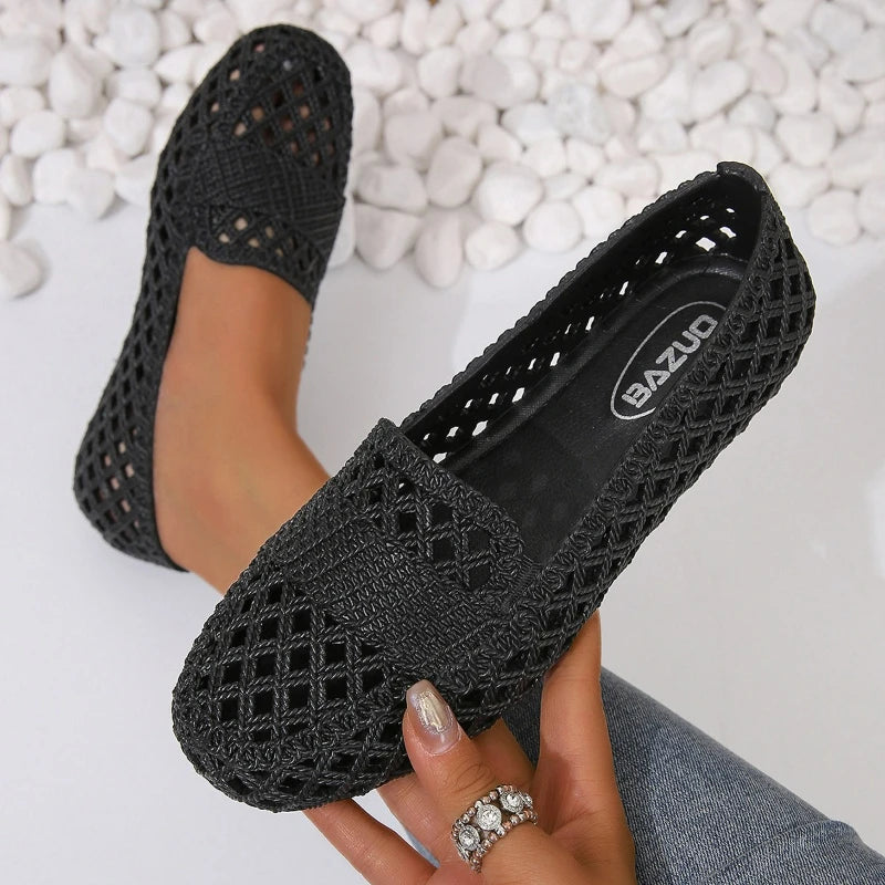 2025 New Summer Women Casual Shoes Flat Sandals Non-slip Fashion Toe-cap Sandals Soft Sole Beach Shoes Hollow Mesh Women Shoes