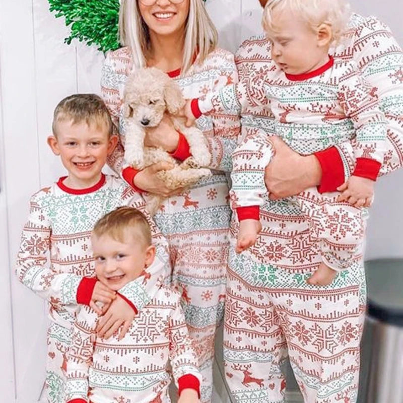 Mommy and Me Clothes 2026 New Christmas Pajamas Set for Family Soft Cute Sleepwear Adults Kids 2 Pieces Suit Xmas Look Outfits