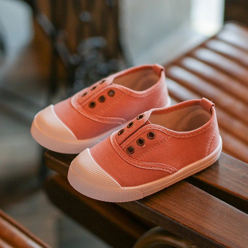 Nuevos zapatos infantiles de primavera y verano para niños y niñas, plantilla de 13,5-18CM de Color caramelo, zapatillas de lona informales para niños, zapatillas de deporte suaves a la moda