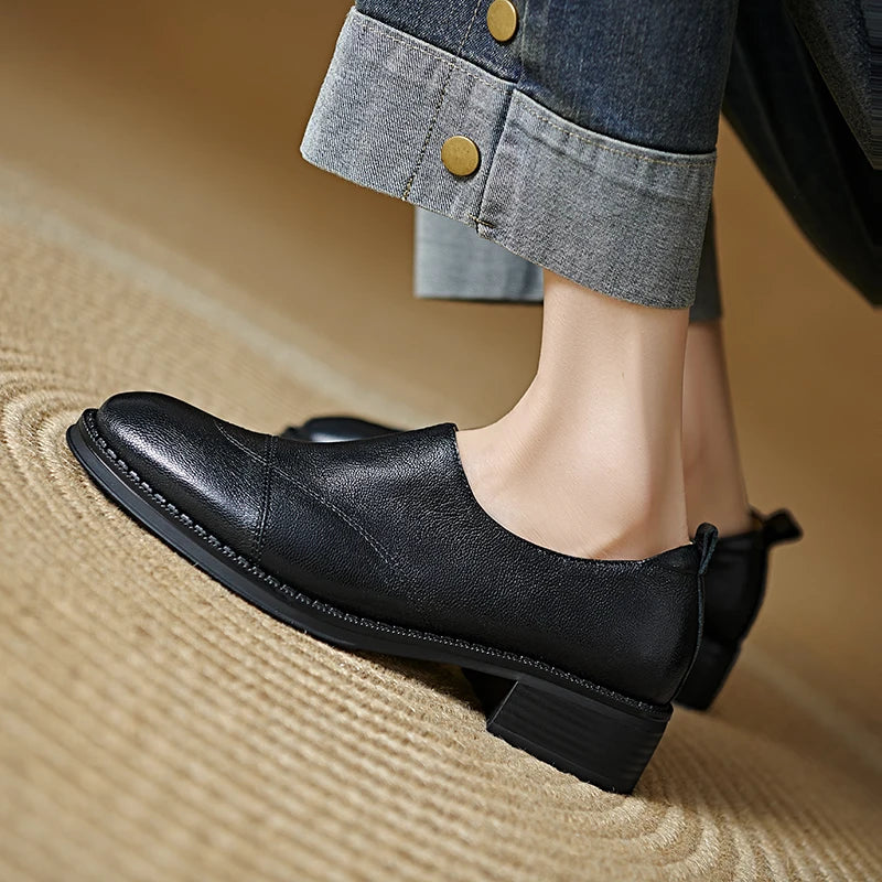 2025 New Spring Genuine Leather Women Shoes Round Toe Women Pumps Brogue Designs Shoes for Women Med Heel Loafers Ladies Shoes