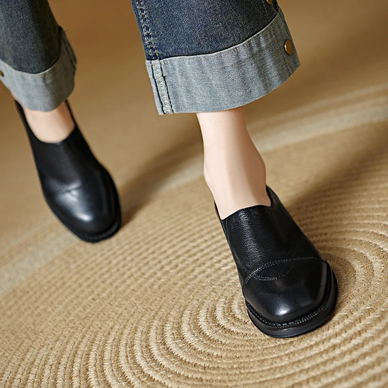 2025 New Spring Genuine Leather Women Shoes Round Toe Women Pumps Brogue Designs Shoes for Women Med Heel Loafers Ladies Shoes