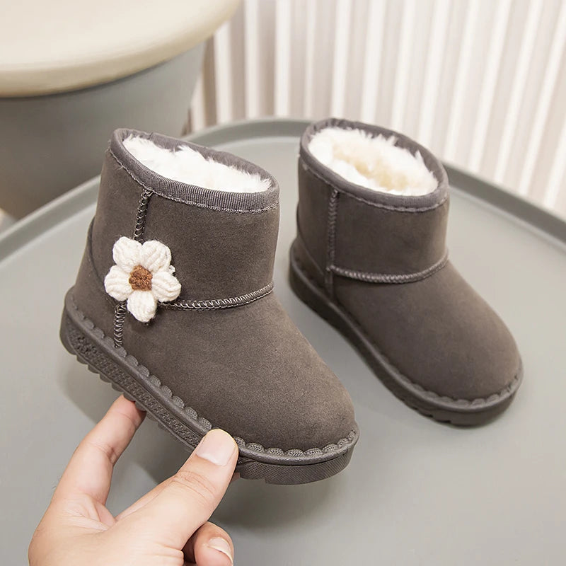 Girl's Winter Snow Boots Appliques Furry Platform Suede Kids Short Boot Four Colors Flexiable Non-slip Warm Chic Children Boot