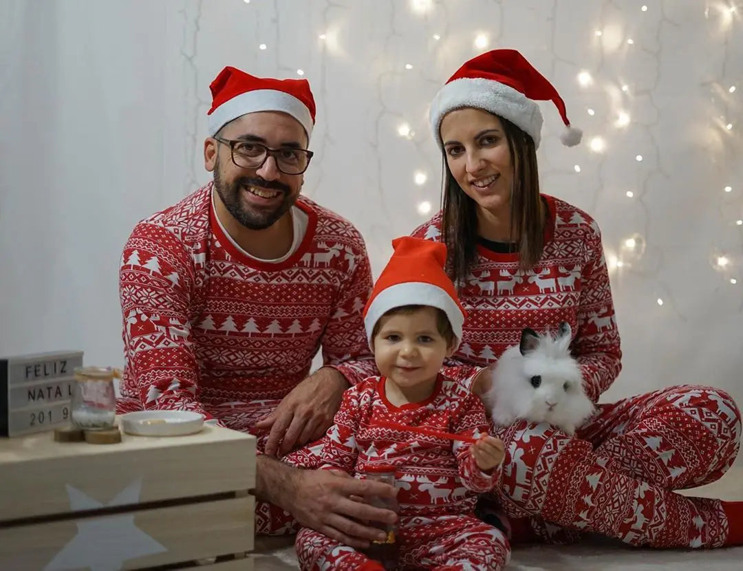 Mommy and Me Clothes 2026 New Christmas Pajamas Set for Family Soft Cute Sleepwear Adults Kids 2 Pieces Suit Xmas Look Outfits