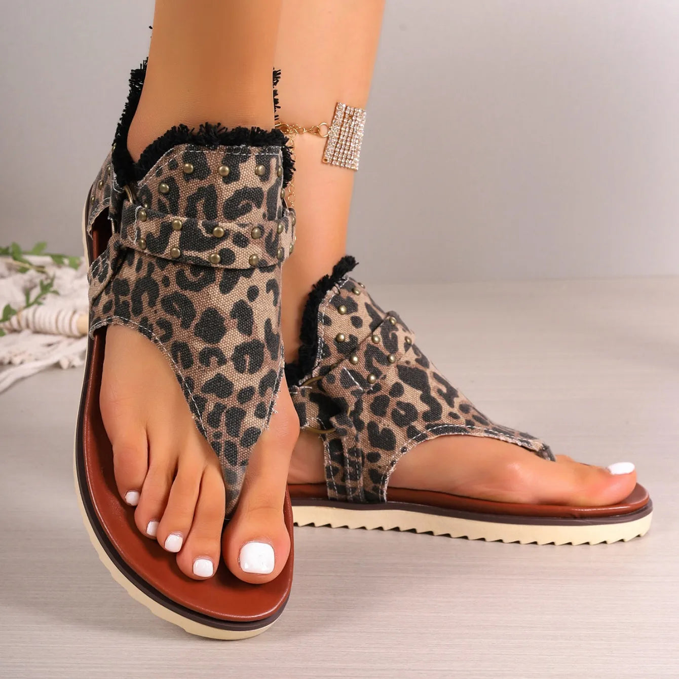 Sandals Women Summer Shoes Platform Sandals New Designer Sandals Fashion Clip Toe Gladiator Female Plus Size Beach Slides Women