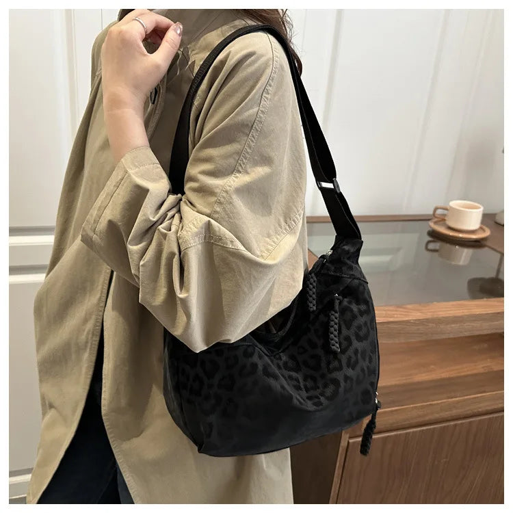 Women Fashion Leopard Print Crossbody Bag Large Capacity Hobo Shoulder Bag for Daily Commuter Multi Pocket Armpit Tote Bag