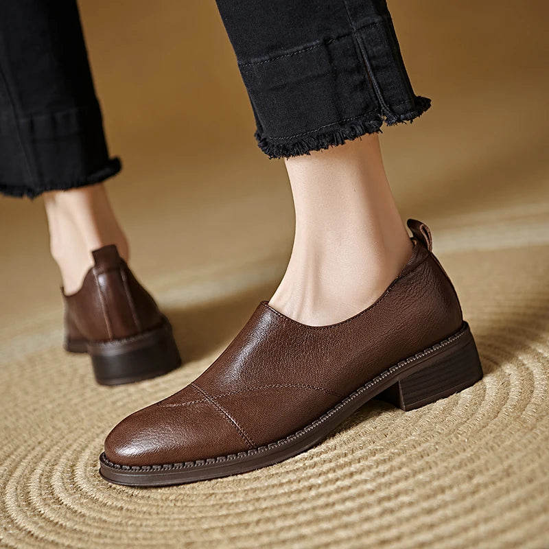 2025 New Spring Genuine Leather Women Shoes Round Toe Women Pumps Brogue Designs Shoes for Women Med Heel Loafers Ladies Shoes