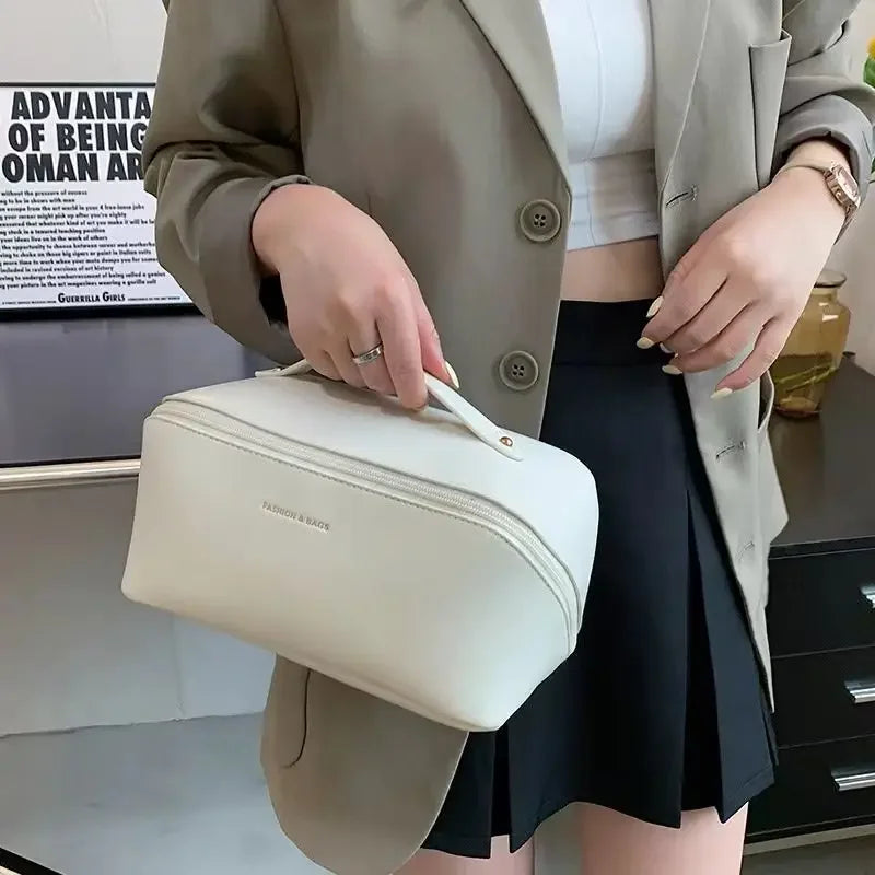 Large Travel  Cosmetic Bag Durable Makeup Bag Organizer High Capacity Makeup Bag Storage Pouch PU Leather Makeup Box for Girls